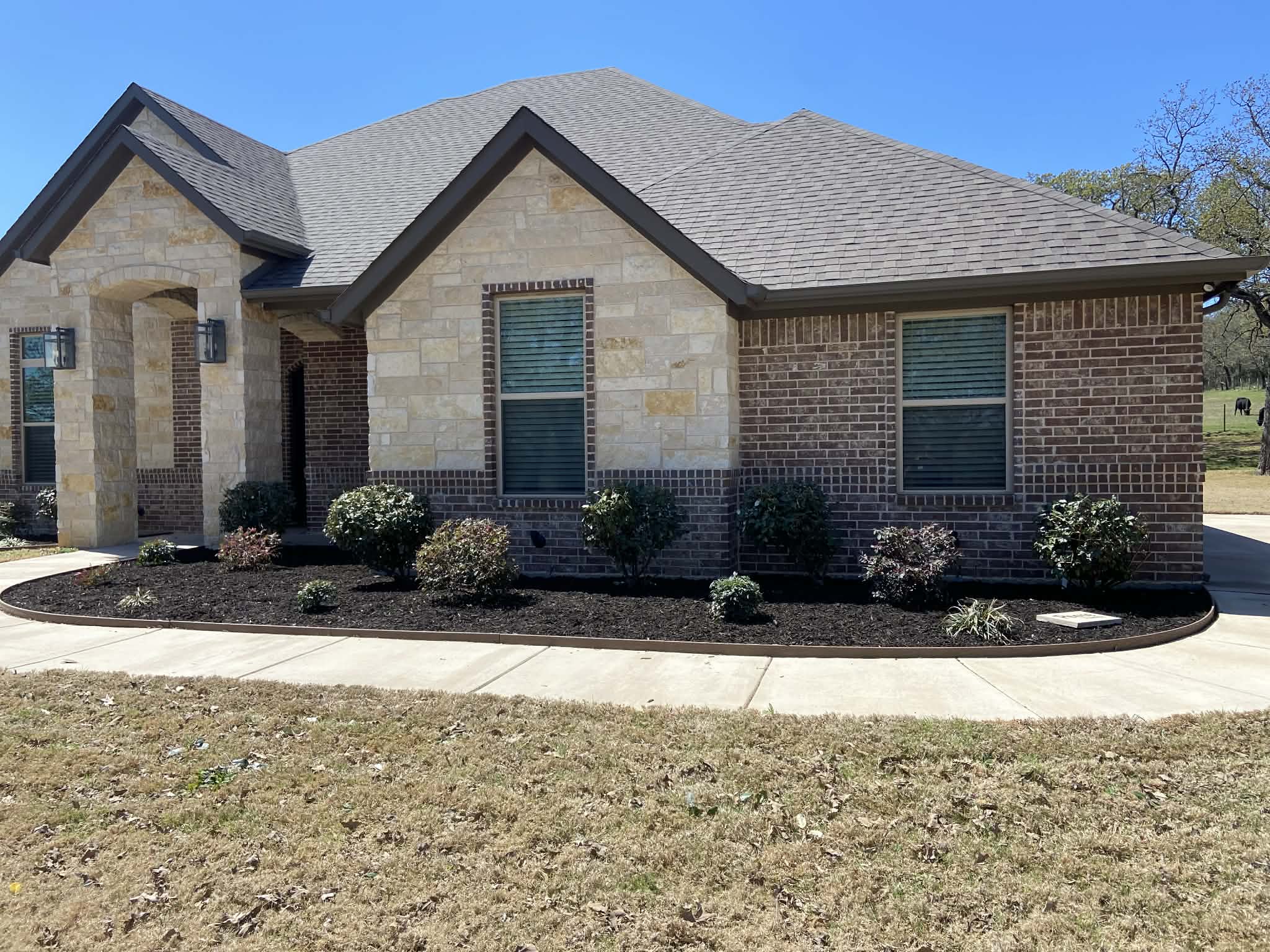 Burleson TX Mulch installation